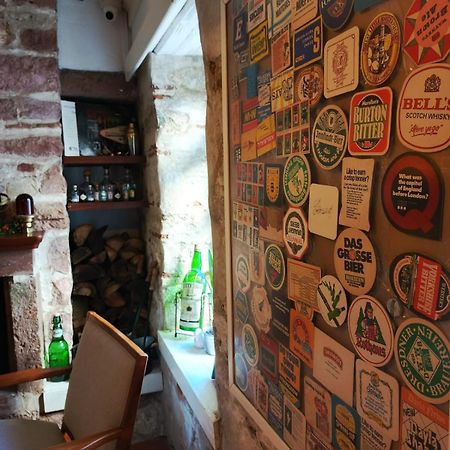 Berlin'S Guest House Urla Bagian luar foto