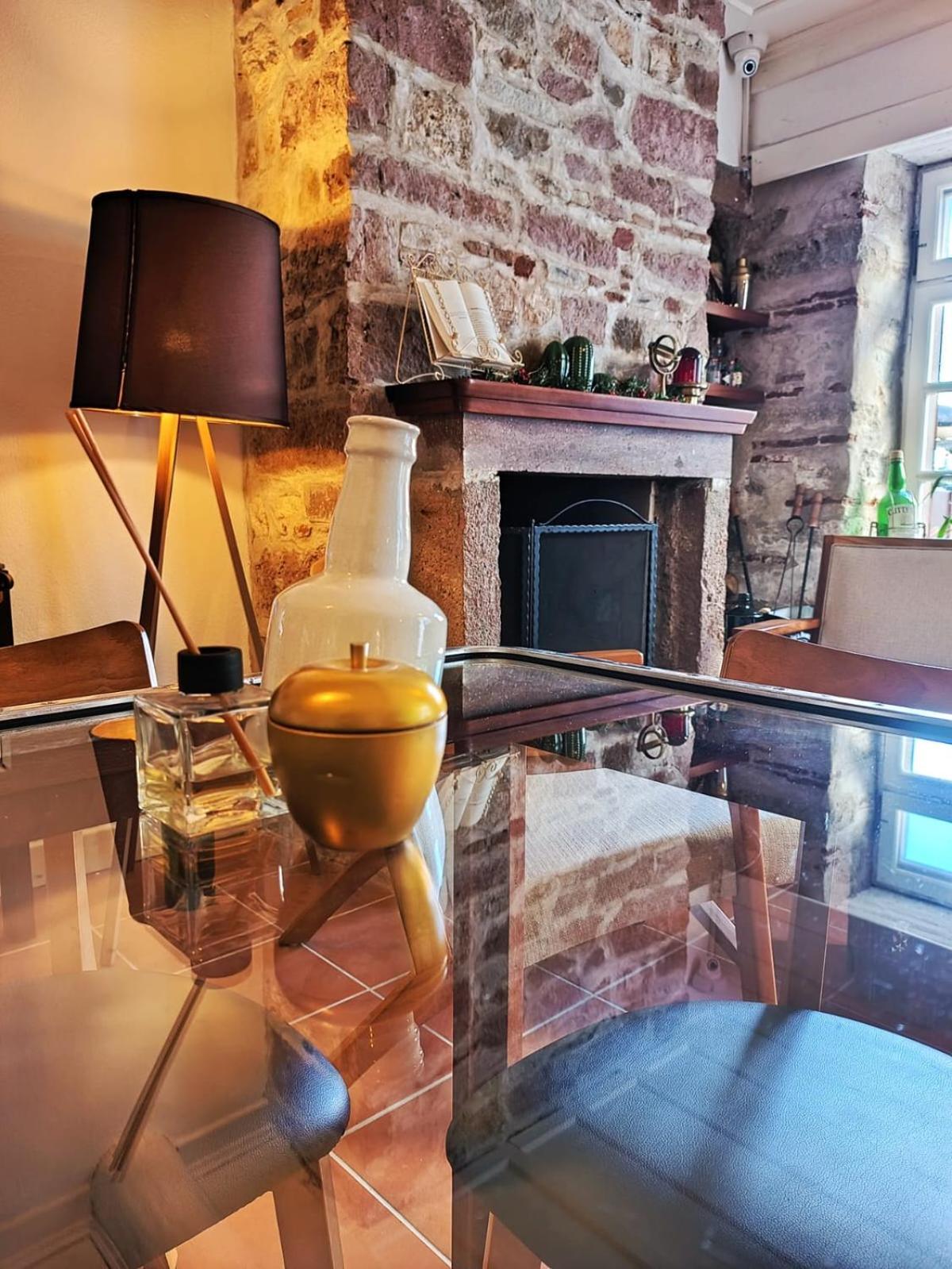 Berlin'S Guest House Urla Bagian luar foto